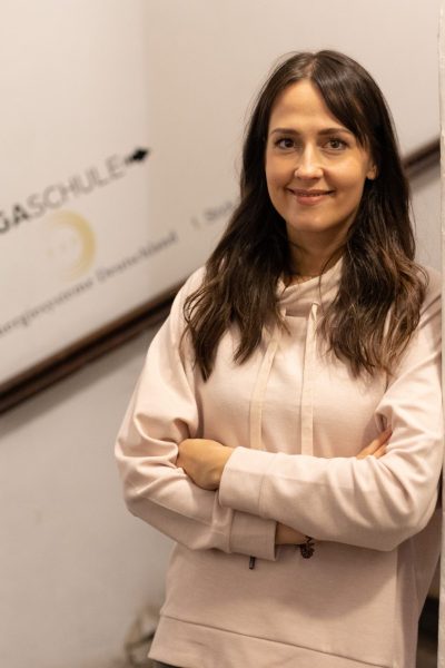 Simone Karpfinger Yogalehrerin BDY/EYU an der Yogaschule Straubing